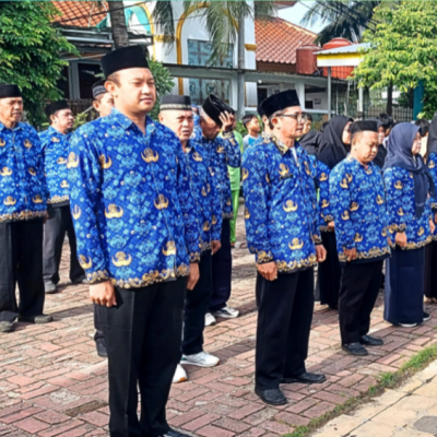 Menumbuhkan Cinta Tanah Air, ASN Kemenag Kepulauan Seribu Khidmat Ikuti Upacara 17 Bulan Berjalan