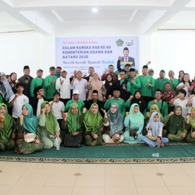 Aksi Bersih Rumah Ibadah di Marunda, Penyuluh Kemenag DKI Perkuat Kerukunan