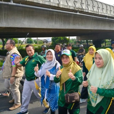 Semangat HAB ke-80: Delegasi MTsN 17 Jakarta Melangkah Bersama  Jalan Sehat Kerukunan