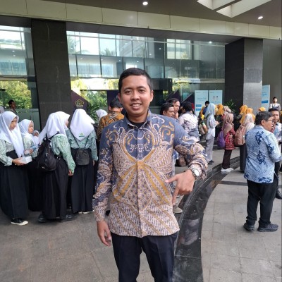 Guru MAN 7 Jakarta Ikuti Review dan Desain Pendidikan Islam Nasional