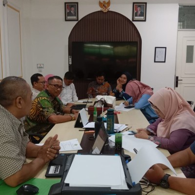 Perkuat Layanan Administrasi, MTsN 41 Al Azhar Asy Syarif Gelar Rapat Dinas Bulanan Tata Usaha