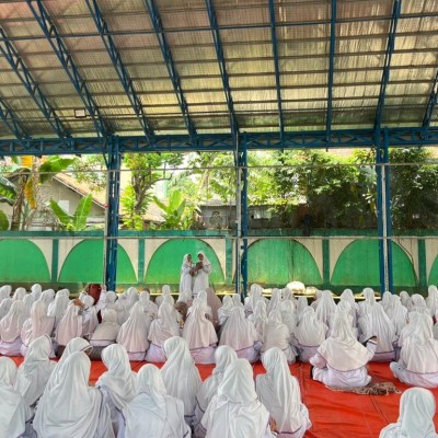 MTsN 41 Jakarta Perkuat Karakter Siswi Putri