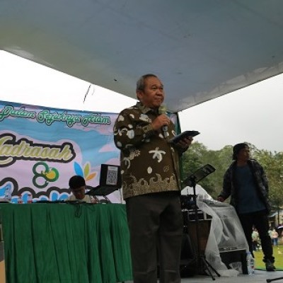 Kankemenag Jakarta Barat Dorong Penguatan Ekoteologi melalui Family Gathering Guru MI