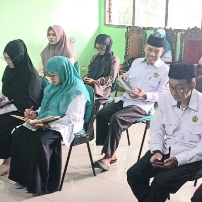 Perluas Wawasan Agama, KUA Cilincing Mengkaji Kitab Bab Kesabaran Atas Musibah
