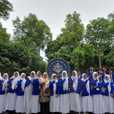 Tim Riset MTsN 6 Jakarta Raih Empat Medali di Ajang Riset Internasional