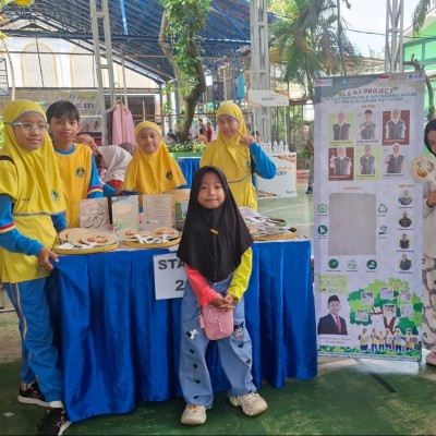 Tim Riset MIN 14 Tampilkan Inovasi Lingkungan di MINAFEST 2026