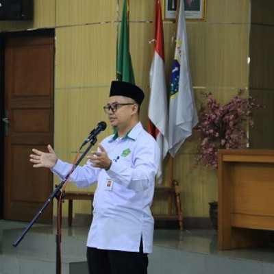 Pimpin Apel Pagi, Penyelenggara Zakat Wakaf Fajar Fathurahman Ajak ASN Mencintai Pekerjaan