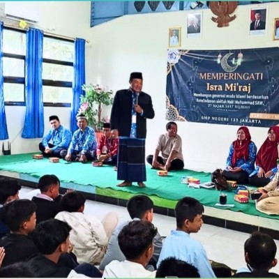 Penyuluh Agama Islam KUA Kepulauan Seribu Utara Hadiri Isra Mikraj di SMPN 133 Jakarta