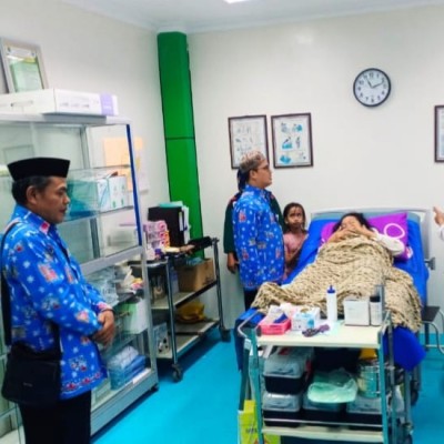 Penyuluh Agama KUA Kepulauan Seribu Selatan Beri Bimbingan Rohani bagi Pasien Puskesmas