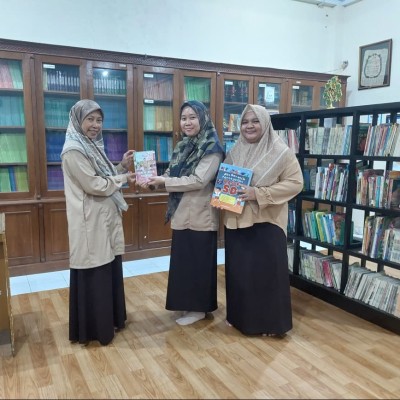 MIN 14 Al-Azhar Asy-Syarif Dukung Literasi lewat Program Sedekah Buku