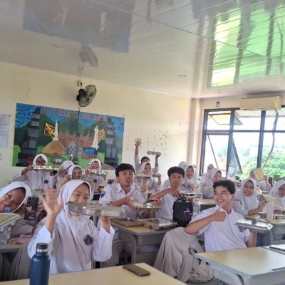 Makan Bergizi Gratis Mulai Diterapkan di MAN 11 Jakarta