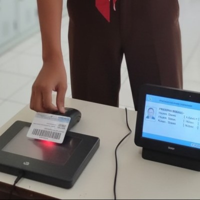MAN 21 Jakarta Terapkan Absensi Digital Barcode