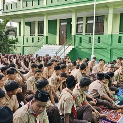 Shalat Dhuha Berjamaah di MAN 1 KJ Pulau Harapan, Penyuluh Agama Islam: Biasakan Bersyukur Sejak Dini