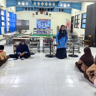 Hari Kedua, Penyuluh KUA Kepulauan Seribu Utara Perkuat Literasi Al-Qur’an di SMPN 133 Jakarta