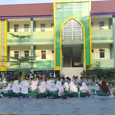 Doa Bersama dan Kerja Bakti Awali Tarhib Ramadhan MIN 17 Kepulauan Seribu
