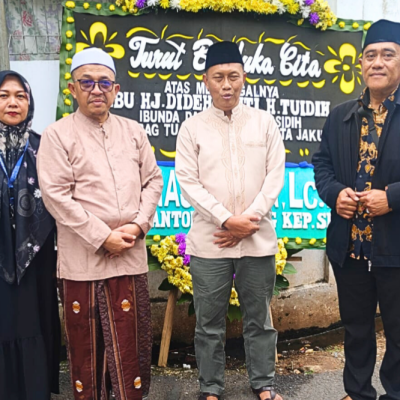 Kasubag TU Kemenag Kepulauan Seribu Hadir Menguatkan Keluarga Berduka