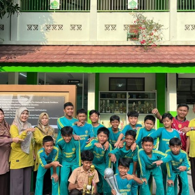 Tim Futsal MIN 4 Jakarta Raih Juara II The Rasyad Grand Championship