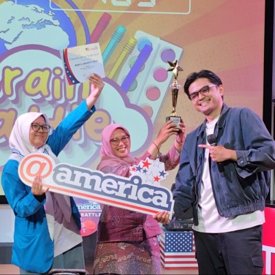 MAN 8 Jakarta Juara Kompetisi Bahasa Inggris Kedutaan AS