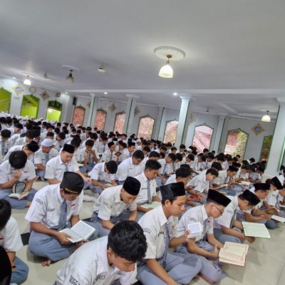 MAN 7 Jakarta Buka Gema Ramadan 1447 H dengan Tadarus dan Salat Dhuha