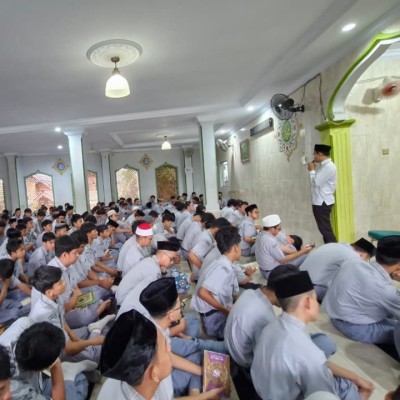 Gema Ramadan Hari Kedua, MAN 7 Jakarta Perkuat Iman dan Disiplin Ibadah  Jakarta (Humas MAN 7 Jakarta