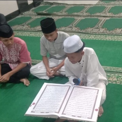 MTsN 26 Kepulauan Seribu Lestarikan Tradisi Tadarling di Bulan Ramadan