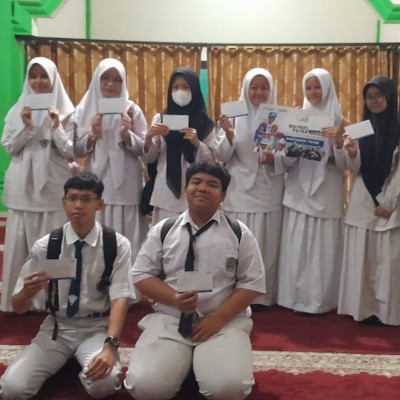 Darut Tauhid Peduli Salurkan Santunan untuk Siswa Madrasah di Jakarta Selatan