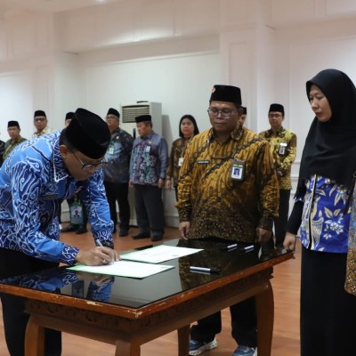 Kepala Kanwil Lantik Pejabat Administrator dan Pengawas, Perkuat Pelayanan Keagamaan