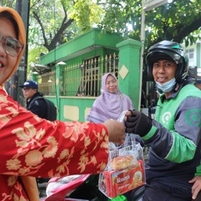 DWP Kemenag Jakarta Barat Gelar Ramadan Penuh Aksi, Bagikan Sembako dan Takjil