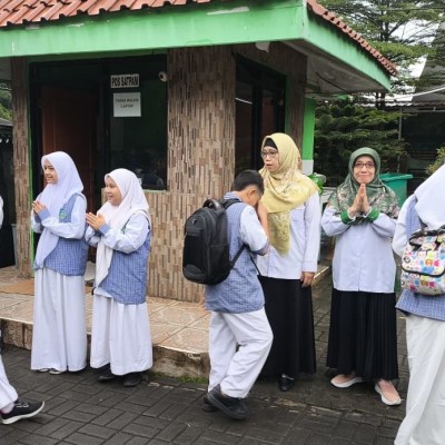 MTsN 25 Jakarta Biasakan Sambut Pagi, Perkuat Pendidikan Karakter Siswa