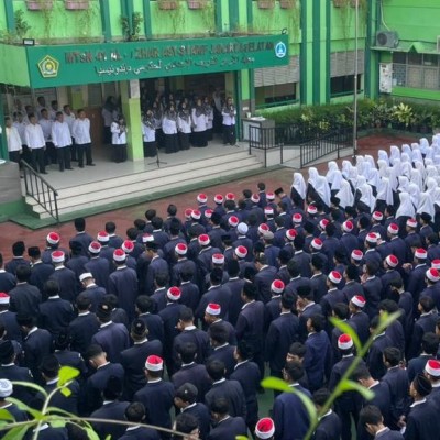 MTsN 41 Al Azhar Asy Syarif Gelar Halal Bihalal Hari Pertama Masuk Sekolah
