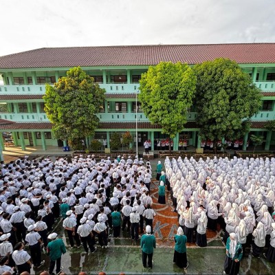 MTsN 5 Jakarta Awali Masuk Sekolah dengan Apel dan Halal Bihalal