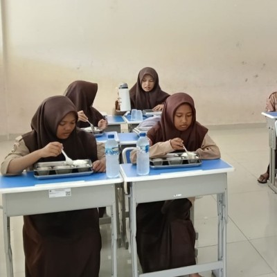 MTsN 26 Kepulauan Seribu Mulai Program Makan Bergizi Gratis