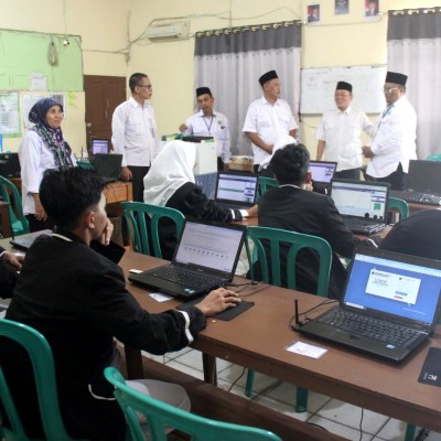 Kasi Penmad Kemenag Jakarta Utara Tinjau Pelaksanaan Ujian Madrasah di MA Swasta