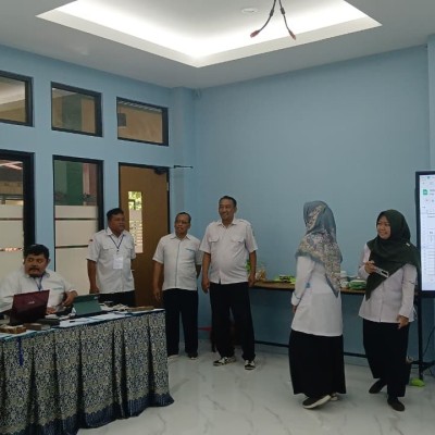 Tim Kanwil Kemenag DKI Pastikan Pelaksanaan UM di MAN 6 Jakarta Sesuai Standar