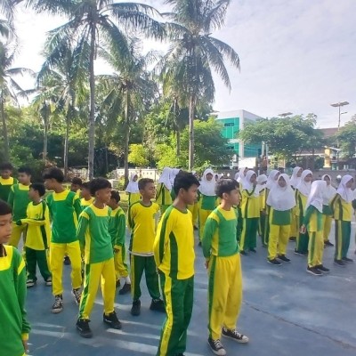 Semangat dan Sportivitas Warnai Ujian Praktik PJOK di MIN 17 Kepulauan Seribu