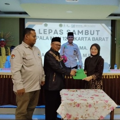 Momentum Terindah Ade Ni’mah Tinggalkan MAN 22, Kini Pimpin MAN 12 Jakarta