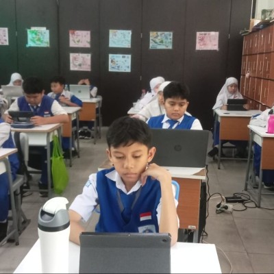Hari Pertama ASAS Genap Kelas VI di MIN 14 Al-Azhar Asy-Syarif Berjalan Tertib dan Lancar