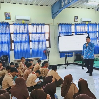Penyuluh KUA Kepulauan Seribu Utara Tingkatkan Literasi Al-Qur’an Siswa SMPN 133 Jakarta
