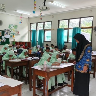 MIN 9 Jakarta Tanamkan Daya Saing Global melalui Partisipasi IKMC 2026