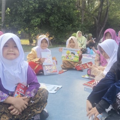 Langkah Pagi Para Kartini Kecil: Dari Barisan Pawai hingga Warna-Warna Impian