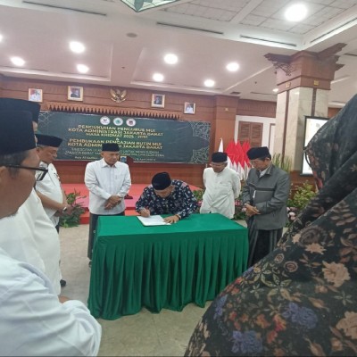 Kepala KanKemenag Jakarta Barat Jadi Saksi Pengukuhan MUI Kota Jakarta Barat
