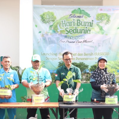 Menanam Niat, Menjaga Bumi: Komitmen Kemenag DKI Jakarta di Hari Bumi 2026