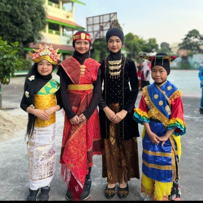 MIN 4 Jakarta Selatan Peringati Hari Kartini 2026, Tanamkan Semangat Perjuangan dan Cinta Budaya