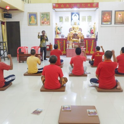 Penyuluh Agama Buddha Kemenag Jakarta Utara Berikan Pembinaan Spiritual bagi Warga Binaan Lapas Cipinang