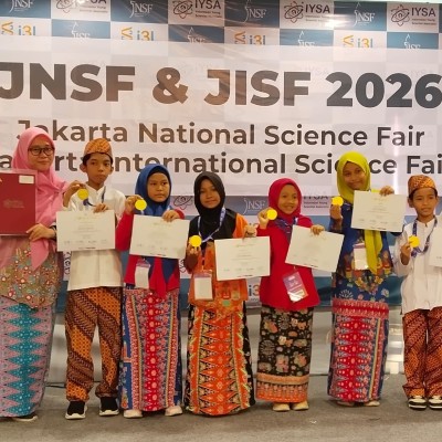 Angkat Isu FOMO pada Anak, Tim Riset MIN 14 Jakarta Raih Gold Medal di JISF 2026