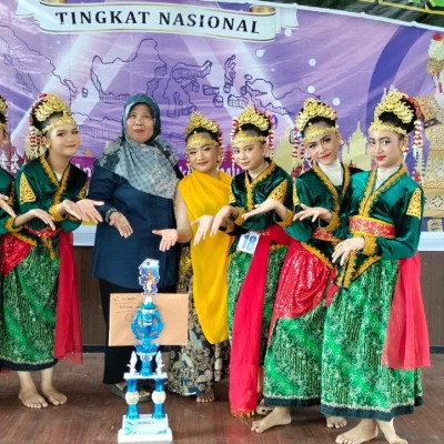 Siswa MIN 20 Jakarta Raih Juara Nasional Lomba Tari Nusantara di TMII