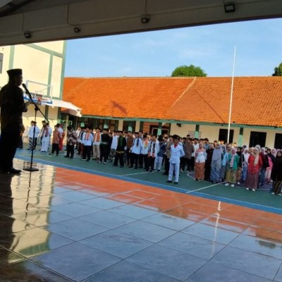 MAN 22 Jakarta Gelar Upacara Hardiknas 2026, Teguhkan Komitmen Wujudkan Pendidikan Bermutu