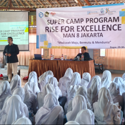 MAN 8 Jakarta Gelar “Super Camp Rise for Excellence” Cetak Siswa Berprestasi dan Berkarakter
