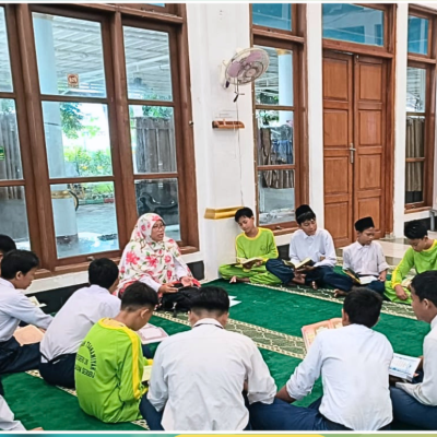 Penyuluh Agama KUA Kepulauan Seribu Utara Tingkatkan Literasi Al-Qur’an Siswa MTsN 26 Pulau Pramuka