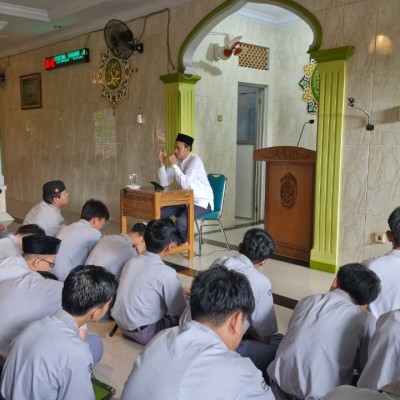 MAN 7 Jakarta Gelar Kajian Hadis Arbain tentang Arkanul Islam